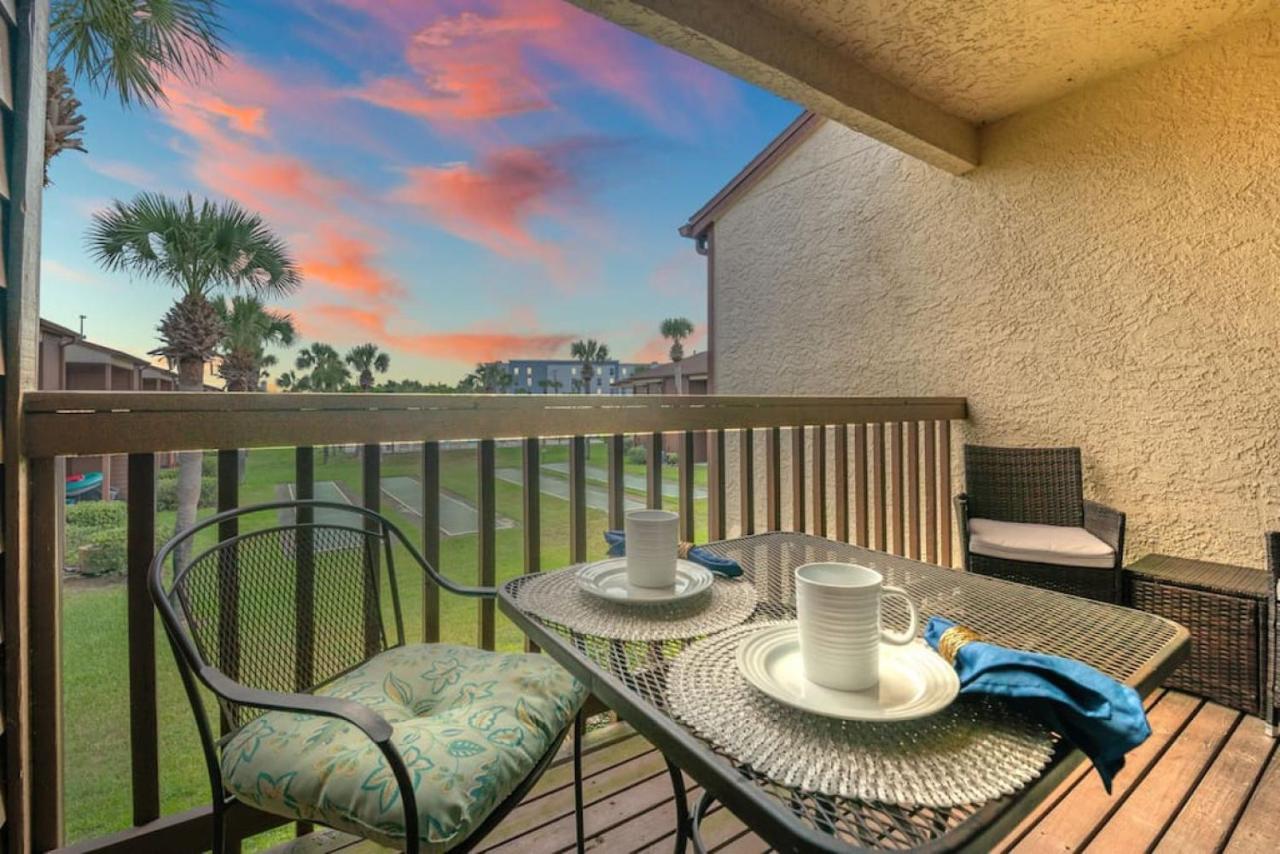 Experience Starlit Nights From Beach Happy'S Balcony Overlooking The Community Pool At Beachwalk Villa Panama City Beach Exterior foto