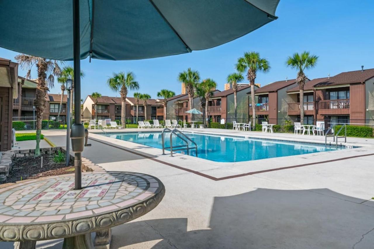 Experience Starlit Nights From Beach Happy'S Balcony Overlooking The Community Pool At Beachwalk Villa Panama City Beach Exterior foto