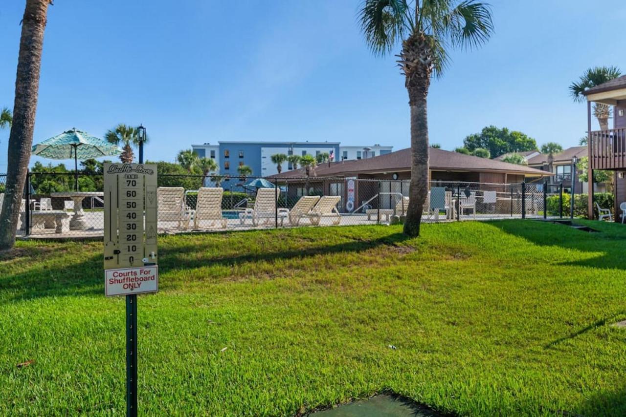 Experience Starlit Nights From Beach Happy'S Balcony Overlooking The Community Pool At Beachwalk Villa Panama City Beach Exterior foto