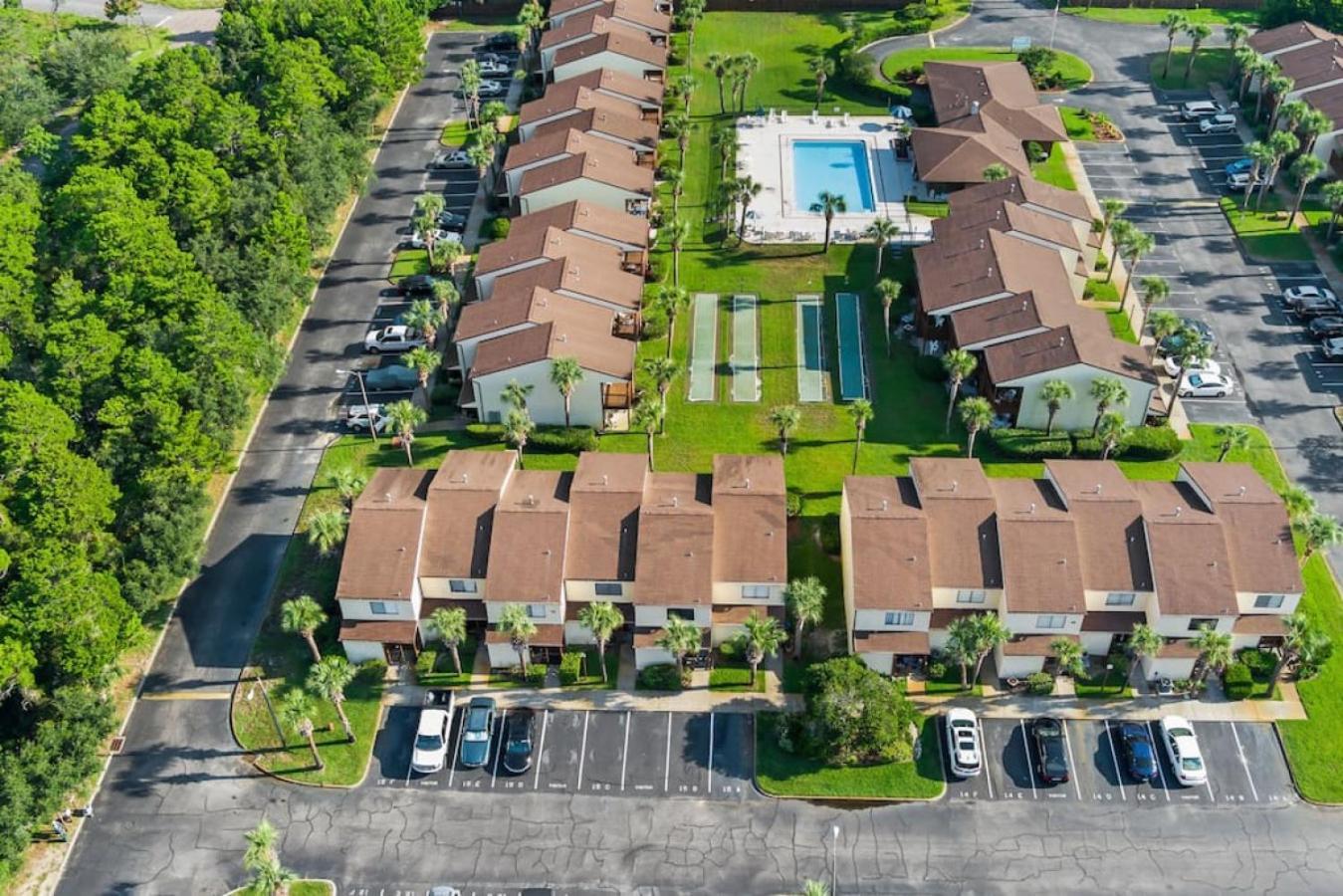 Experience Starlit Nights From Beach Happy'S Balcony Overlooking The Community Pool At Beachwalk Villa Panama City Beach Exterior foto