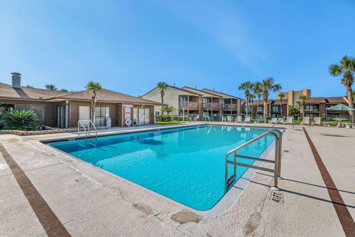 Experience Starlit Nights From Beach Happy'S Balcony Overlooking The Community Pool At Beachwalk Villa Panama City Beach Exterior foto